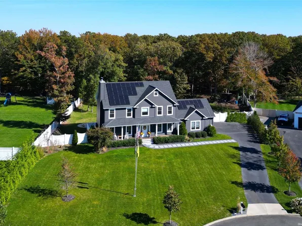 6 Mastro Court, Baiting Hollow, NY 11933