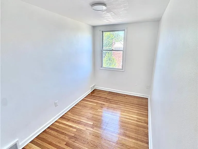 749 Benton St — Photo 16