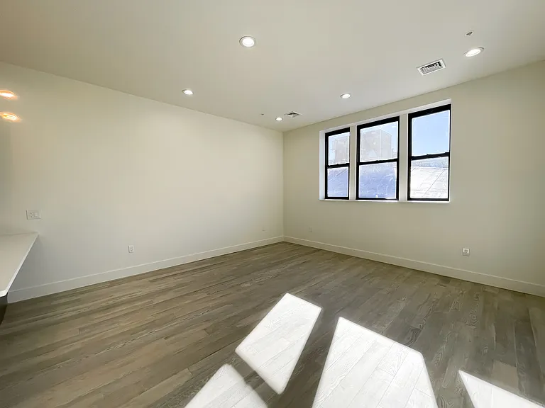 604 Bloomfield Ave #201 — Photo 5