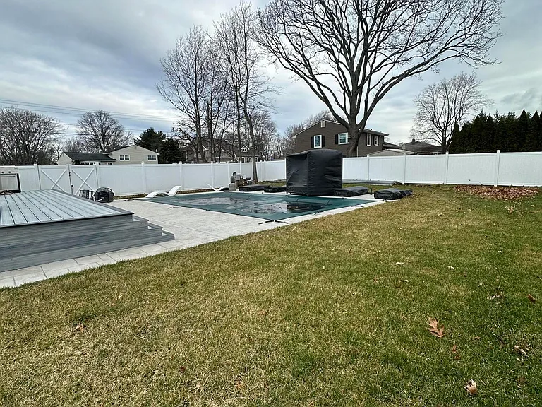 46 Hilltop Rd — Photo 4