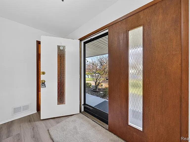 11616 Lynch Ct — Photo 3