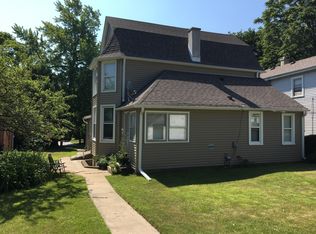 326 E Wisconsin Ave, Lake Forest, IL 60045