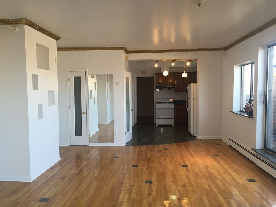 2nd image of 13336 41st Road # Fl 15