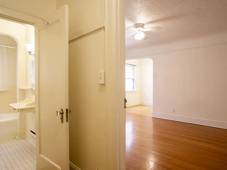 1944 NW Johnson St #204 — Photo 9