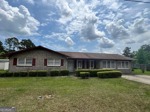 803 McLemore Dr, Vidalia, GA 30474