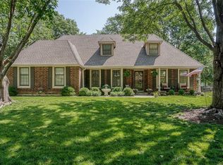 14605 S Village Dr, Olathe, KS 66062