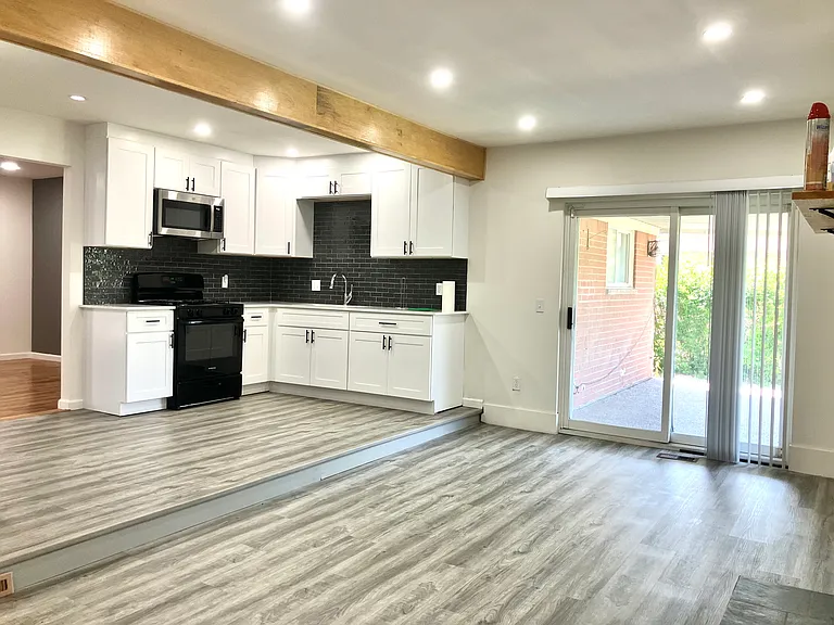 32447 Hawthorne Dr — Photo 13