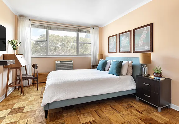 Sold by Compass | media 17