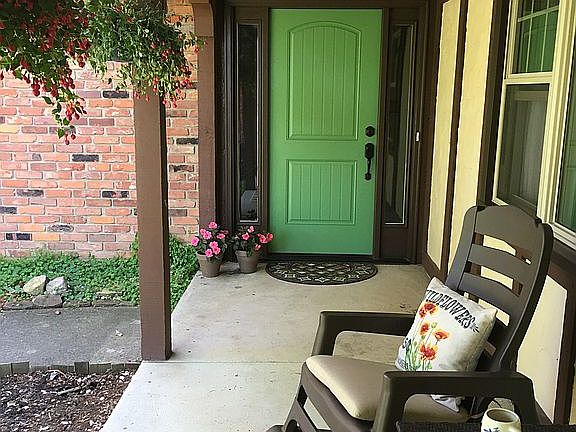 3rd image of 8650 Hollis Ln