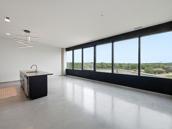 4th image of 5601 Smetana Dr Unit 712