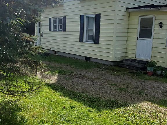 3rd image of 1764 Forest Avenue Ext