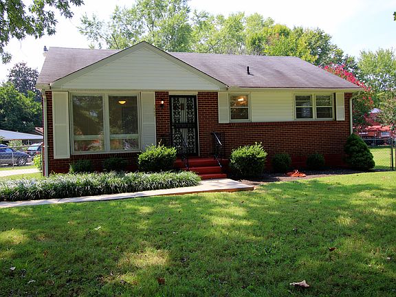 3rd image of 1002 Olympia Pl