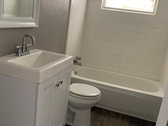 2nd image of 204 W Anderson Ave