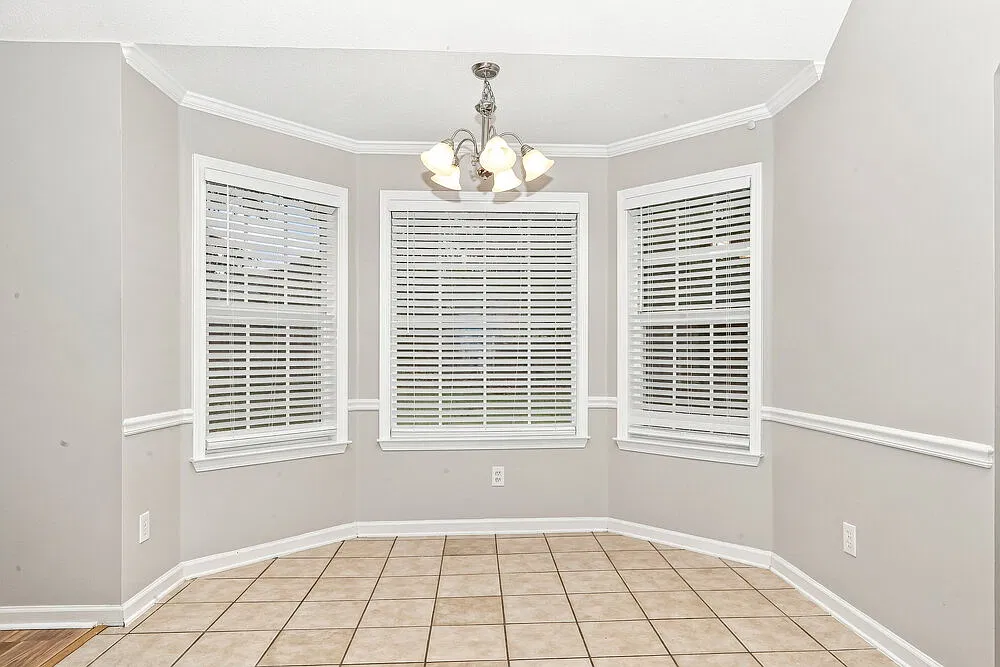 3 bed, 2.0 bath, 1856 sqft, $2,045 — Photo 4