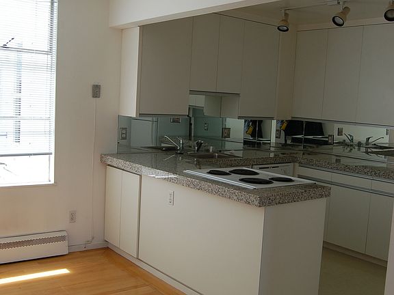 3rd image of 2985 Pacific Ave APT 11
