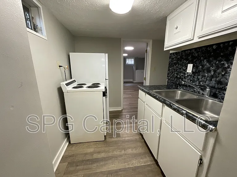 58 E Stevens St #2E — Photo 3