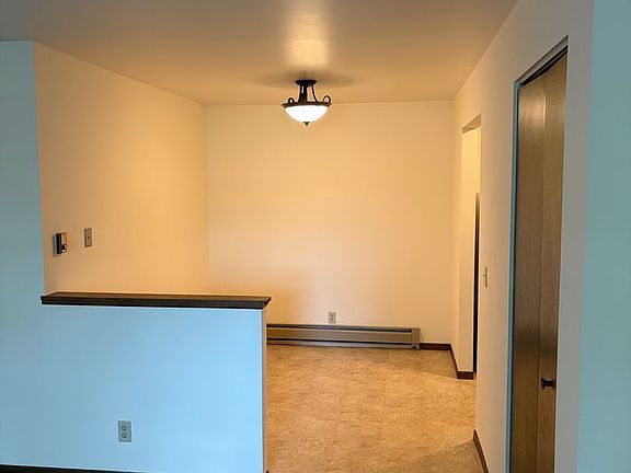 2nd image of 123 Parkview Cir #4