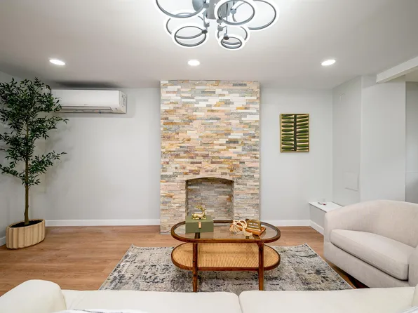 70 Bowers Street image 11 of 35