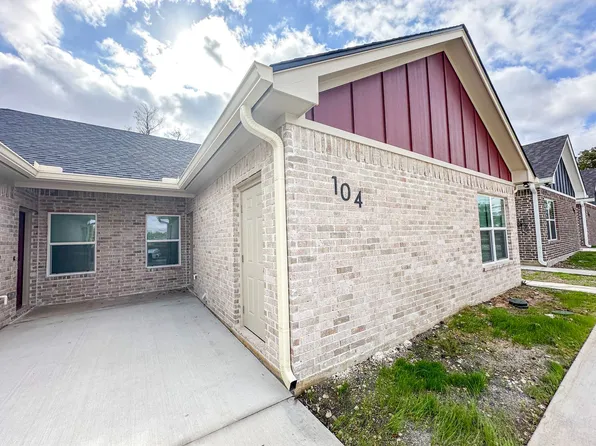 104-106 Vitava Dr