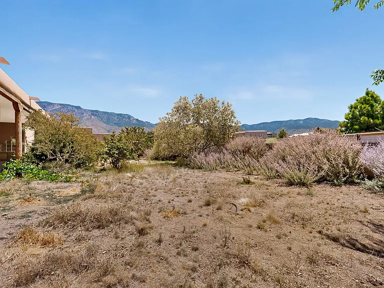 10900 San Francisco Rd NE — Photo 42