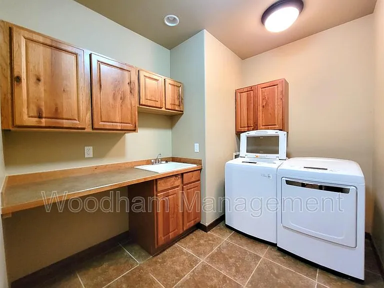 1624 Gale Ct — Photo 12