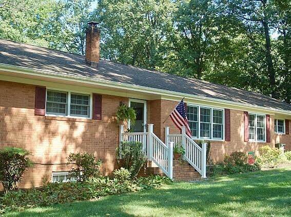 2nd image of 2943 Golf Colony Dr
