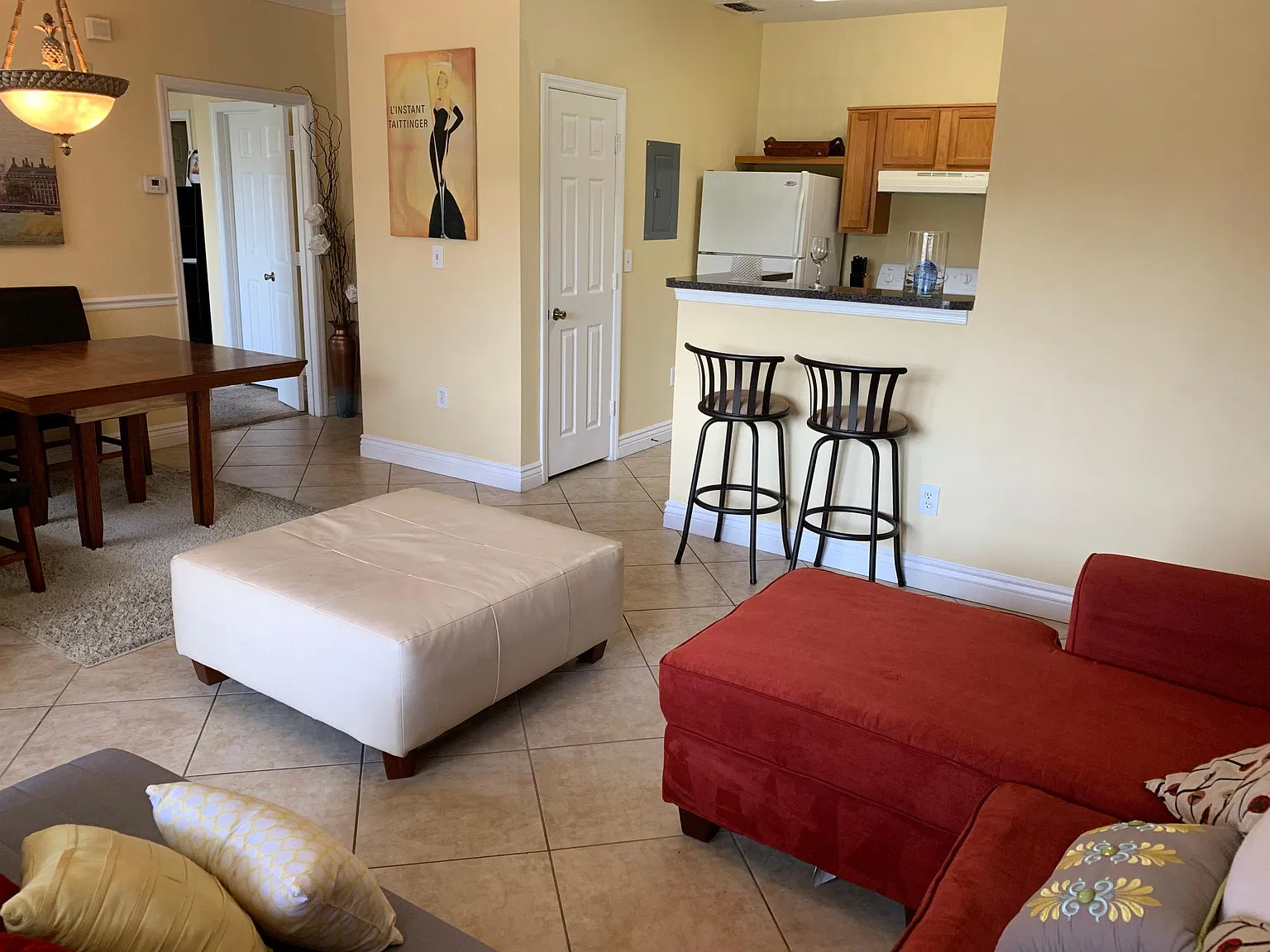 1 bed, 700 sqft, $1,300 — Photo 2