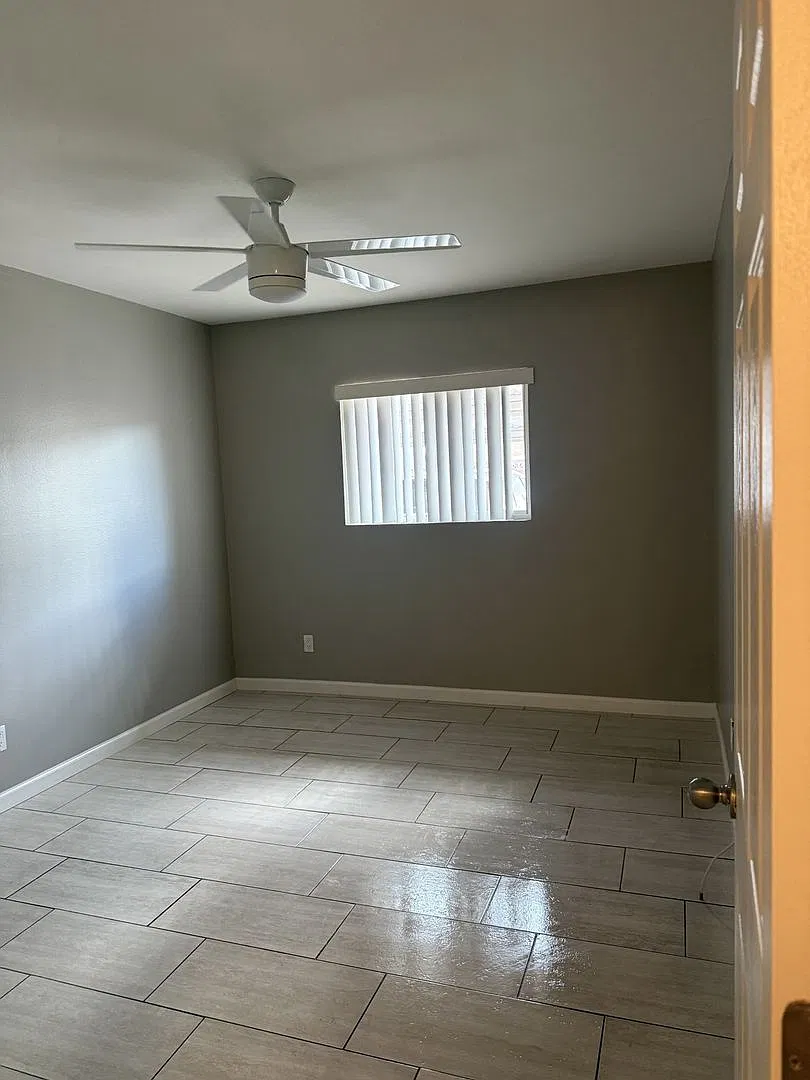 Upgraded 1 Bedroom, 1 Bath! — Photo 4