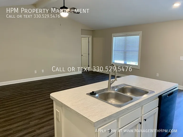 2469 Delaware Ave SW — Photo 3