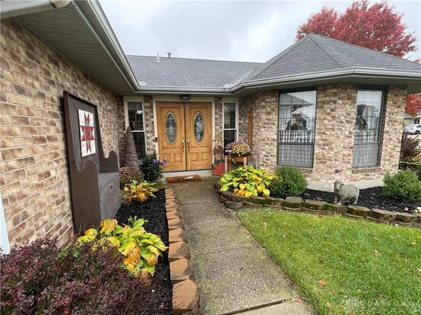 6186 Charlesgate Rd, Dayton, OH 45424