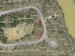 430 Terrapin Pointe Rd, Hodges, SC 29653