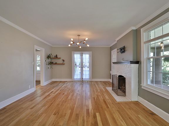 5th image of 1885 Bryden Rd
