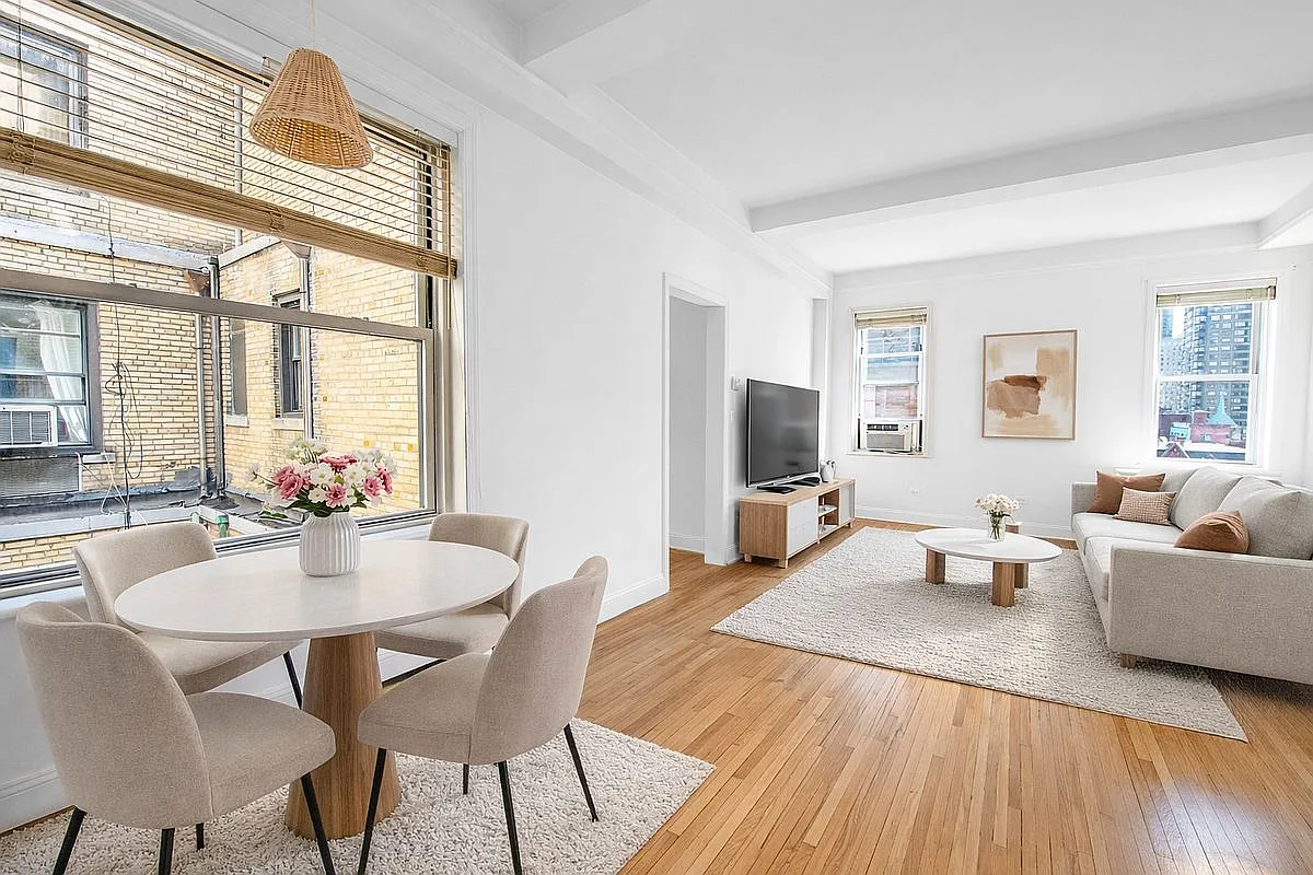 108 E 66th St APT 9B photo 1