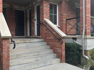 47 Hays Blvd #13, Oakville, ON L6H 0J1