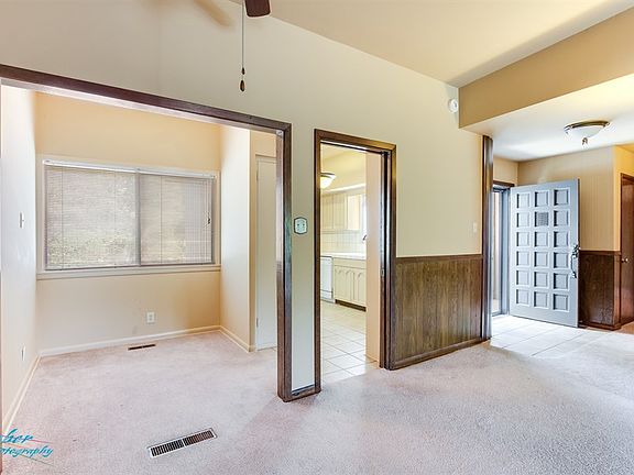 2nd image of 402 Oakwood Ave APT 205