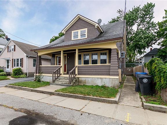 3rd image of 132 Norfolk St