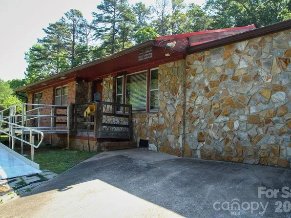 905 S 10th St, Bessemer City, NC 28016