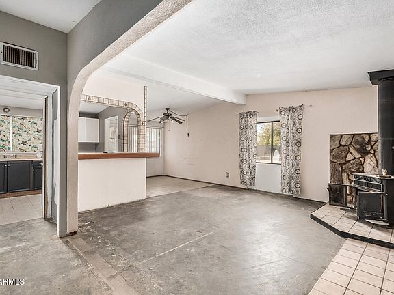 3rd image of 1025 W 1ST Avenue