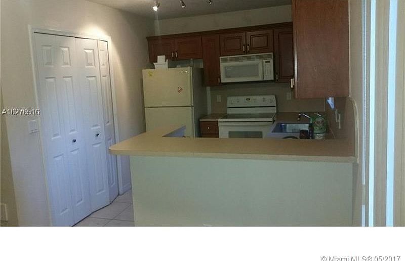 2nd image of 2701 SE 12th Rd Unit 101