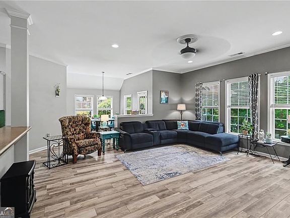 3rd image of 191 Longwood Xing