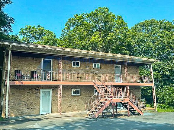 2nd image of 2343-2347 Newnan St #F2