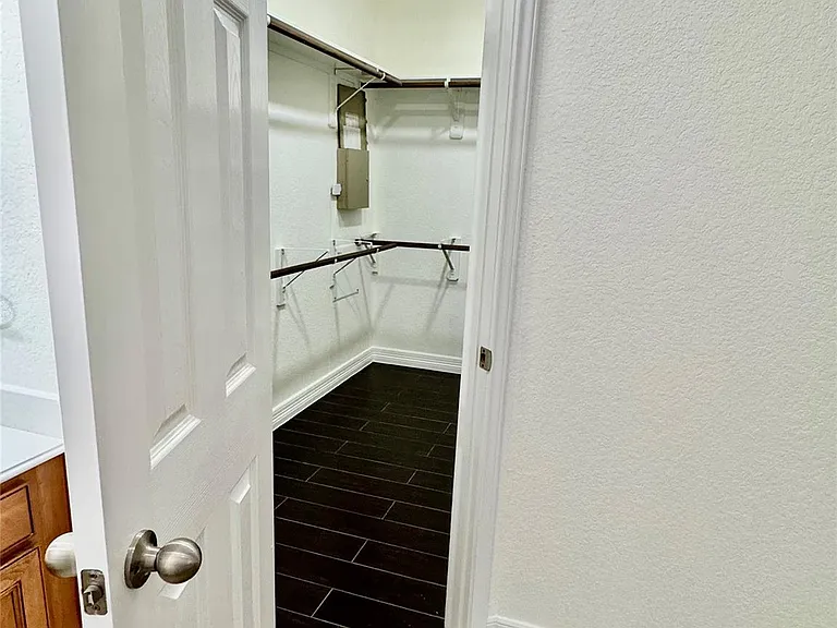 21424 Quail Point Ln — Photo 32