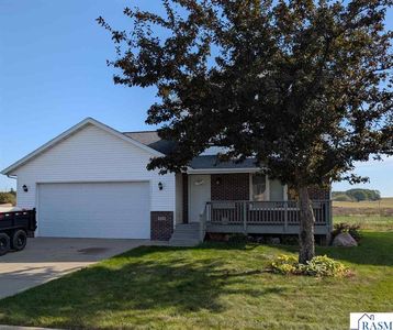523 Allyn Cir, Janesville, MN, 56048