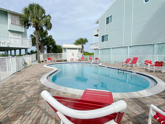2nd image of 8522 Gulf Blvd APT 10