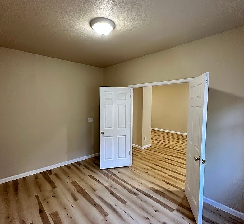 main level office