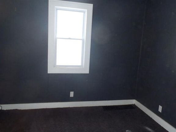 4th image of 156 Abbie St SW