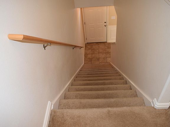 5th image of 706 N Black Horse Loop