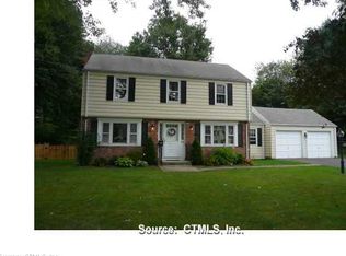 1425 Trout Brook Dr, West Hartford, CT 06117