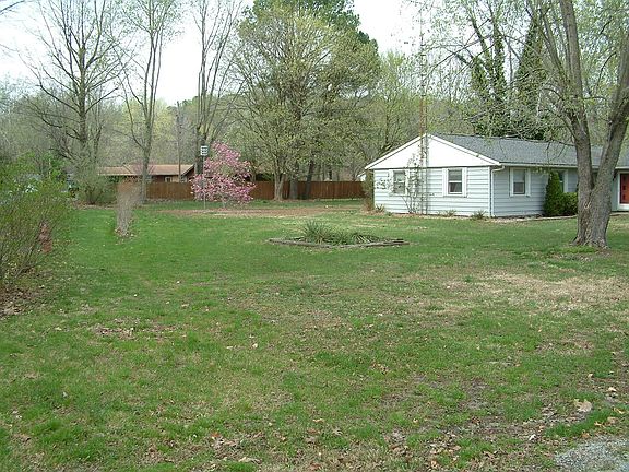 2nd image of 21 Twin Creeks Ln