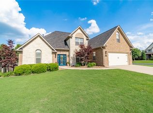 100 NW White Oak Rd, Bentonville, AR 72712